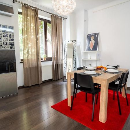 Cozy & Spacious Flat Near Victoriei Square بوخارست المظهر الخارجي الصورة